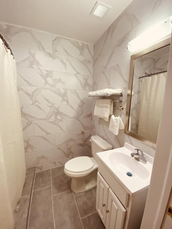 Quality Inn New York Exterior photo